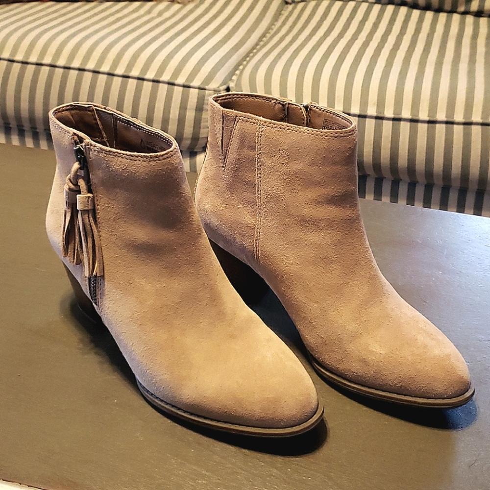 Vionic Madeline Ankle Boots, Light Tan